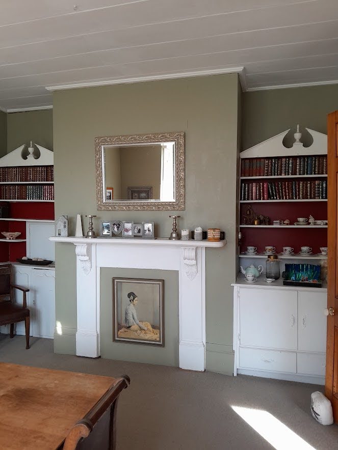 Dining room walls refreshed with a coat of Resene Permanent Green