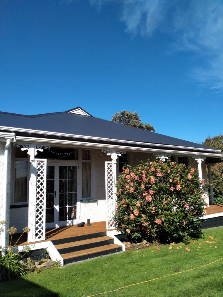 This past project showcases a roof spray painted in Dulux Windsor Grey by the quality painters at Swish Decorating